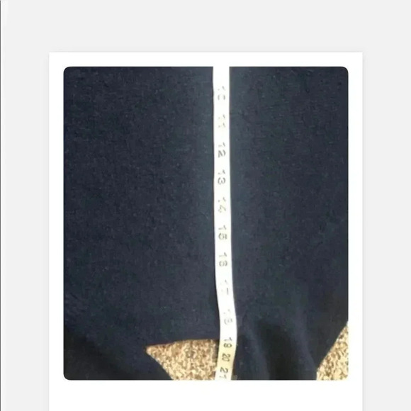 - tommy HILFIGER NAVY BLUE LONG SWEATER CURVED EDGES SIZE MEDIUM - Picture 8 of 8